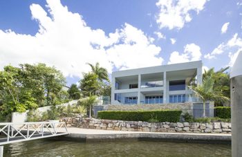 Gold Coast Luxury Waterfront House - Hotel Accommodation 0