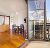 Stylish Inner City Apartment - Hotel Accommodation
