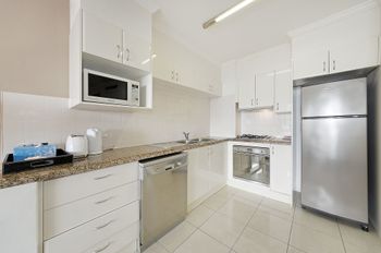 Wyndel Brown Street One Bedroom - Hotel Accommodation 3
