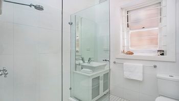 The Apartment Service LB002 - Hotel Accommodation 3