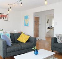 Newly Renovated Unit Waters Edge - Hotel Accommodation