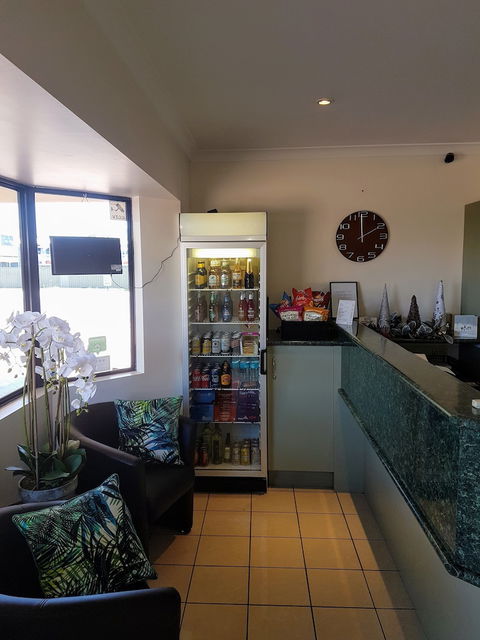 Rockhampton Palms Motor Inn - Hotel Accommodation 6