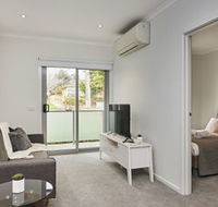Bright  Updated 1 Bedroom Apartment - Hotel Accommodation