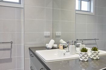 Bright & Updated 1 Bedroom Apartment - Hotel Accommodation 4