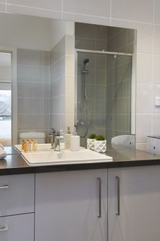 Bright & Updated 1 Bedroom Apartment - Hotel Accommodation 3
