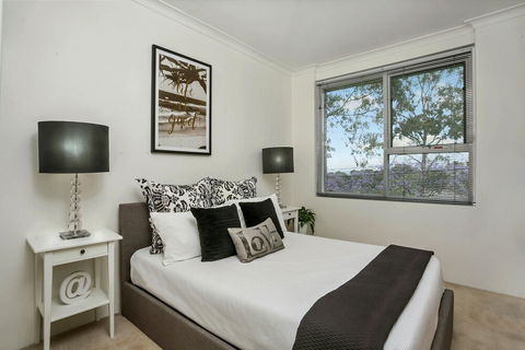 Chatswood Convenience JANET - Hotel Accommodation 1