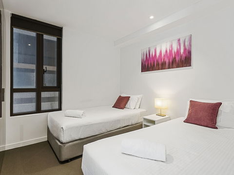 CHARLOTTE Manhatten Building Near Spencer St. & Southern Cross Station - Hotel Accommodation 0