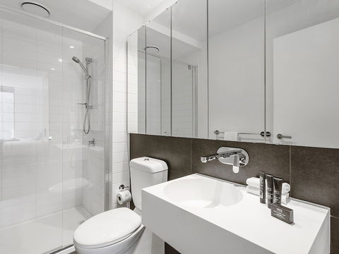 CHARLOTTE Manhatten Building Near Spencer St. & Southern Cross Station - Hotel Accommodation 2