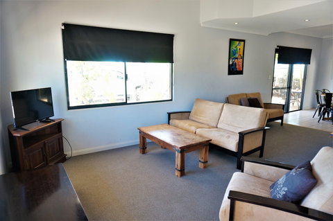 Ningaloo Breeze Villa 10 - Hotel Accommodation 3