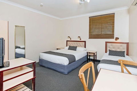 Econo Lodge Savannah Park Tamworth - Hotel Accommodation 3