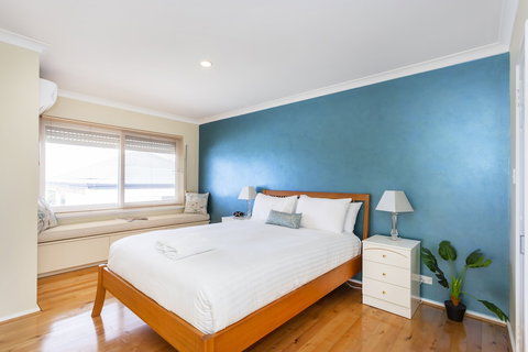 Scarborough Seaview Loft - Hotel Accommodation 2