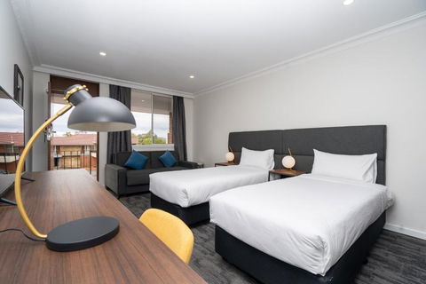Comfort Inn Governor Macquarie - Hotel Accommodation 4