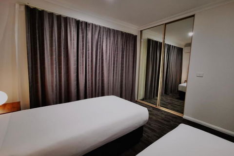 Comfort Inn Governor Macquarie - Hotel Accommodation 5