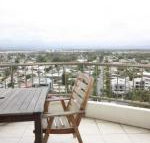 Broadwater Shores Waterfront Apartments - Hotel Accommodation