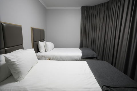 Madison Carrington Apartments - Hotel Accommodation 6