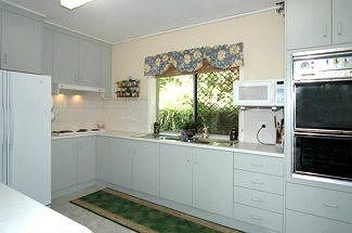 Ambience Holiday Apartments - Hotel Accommodation 3