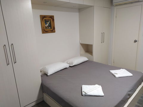 Regency Apartments - Hotel Accommodation 1