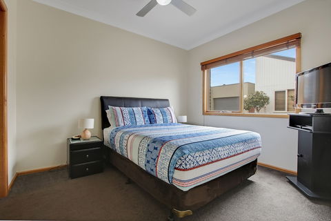 Apartments On Church - Unit 7 - Hotel Accommodation 3