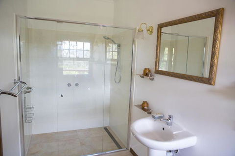 Buttercup Hill - Hotel Accommodation 6