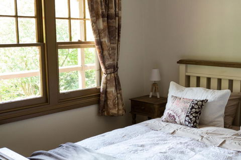 Buttercup Hill - Hotel Accommodation 2