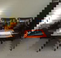 Box Hill Studios 4 at Canterbury Gardens - Hotel Accommodation