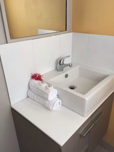 Serenity On Magnetic - Hotel Accommodation 5