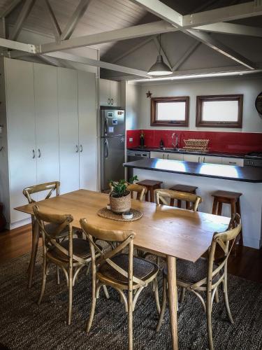 Samphire Beach House - Hotel Accommodation 5