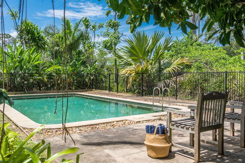 Your Luxury Escape - Cedar View - Hotel Accommodation 2