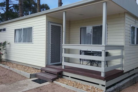 Lakes Caravilla Caravan Park - Hotel Accommodation 1