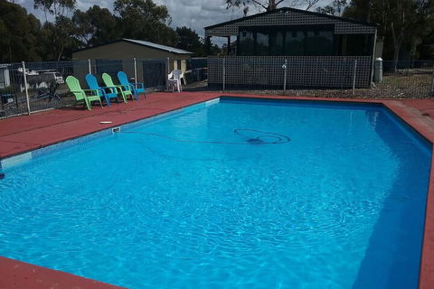 Lakes Caravilla Caravan Park - Hotel Accommodation 4