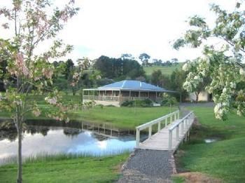Buttercup Cottage & Private Apartment - Hotel Accommodation 0