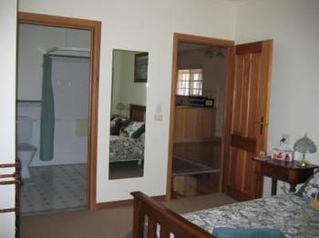 Buttercup Cottage & Private Apartment - Hotel Accommodation 4