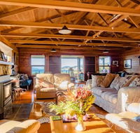 Palana Beach House - Hotel Accommodation