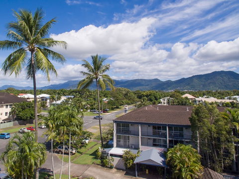 Cairns Holiday Lodge - Hotel Accommodation 1