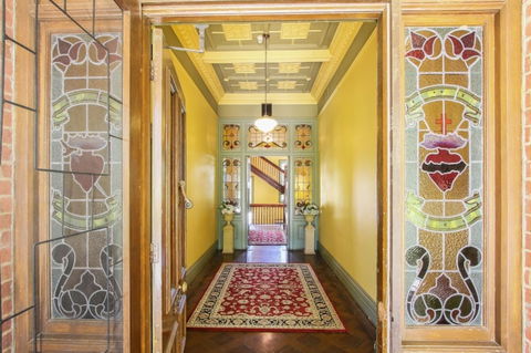 The Priory Beechworth - Hotel Accommodation 1