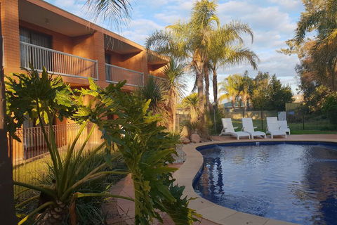 Crystal Fountain Motel Albury - Hotel Accommodation 4