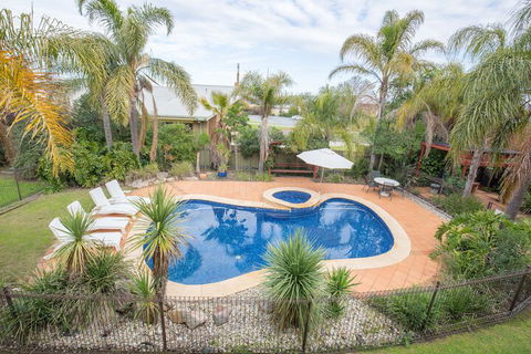 Crystal Fountain Motel Albury - Hotel Accommodation 3