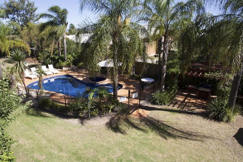 Crystal Fountain Motel Albury - Hotel Accommodation 2