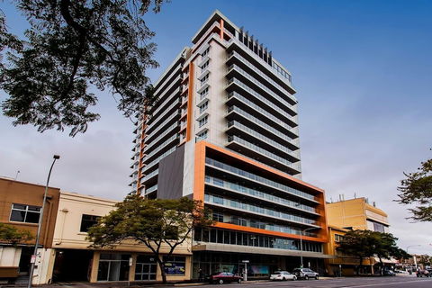 Astra Apartments Adelaide - Hotel Accommodation 1
