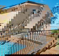Lennox Head Beachfront Apartments - Hotel Accommodation