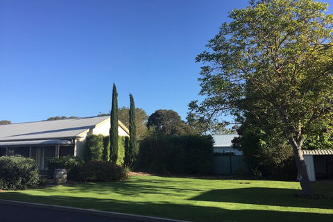 Alexander Cameron Suites - Hotel Accommodation 1