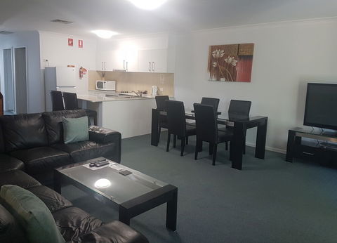 Mid City Motor Inn - Hotel Accommodation 2