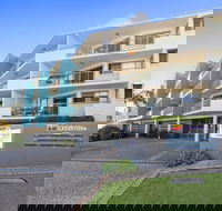 Kings Bay Apartments - Hotel Accommodation