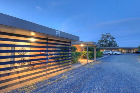 Hilldrop Motor Inn - Hotel Accommodation 5