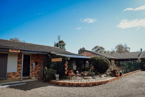 Denman Motor Inn - Hotel Accommodation 1