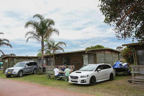 Lazy Acre Log Cabins - Hotel Accommodation 5