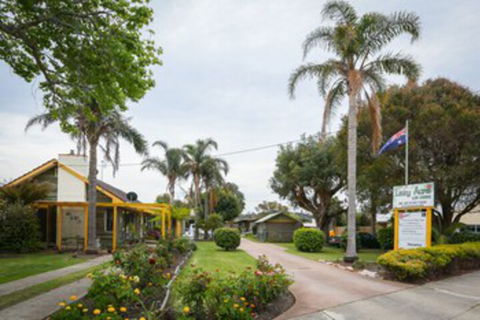 Lazy Acre Log Cabins - Hotel Accommodation 0