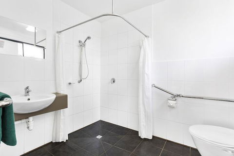 A1 Motels Port Fairy Motel And Apartments - Hotel Accommodation 5