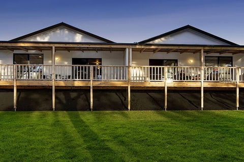 A1 Motels Port Fairy Motel And Apartments - Hotel Accommodation 2