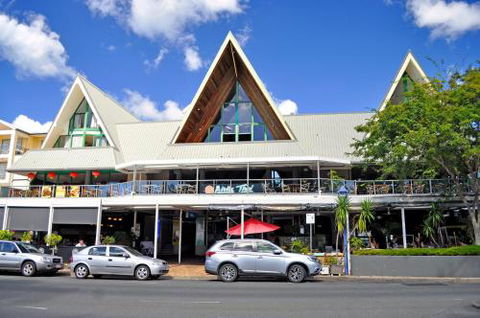 Airlie Waterfront Accommodation - Hotel Accommodation 0